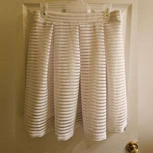 Cato white pleated knee-length skirt size M